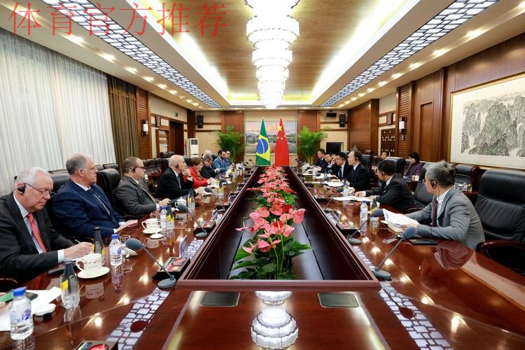 东亚足联召开第43届执委会会议 东亚足联召开第43届执委会会议